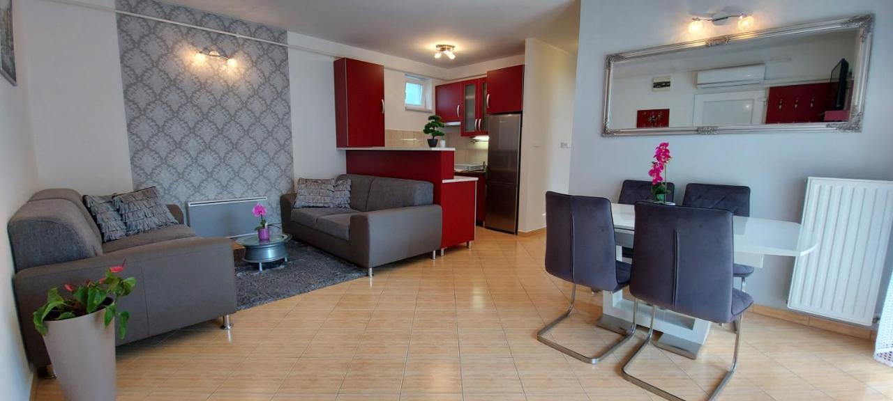 Amulett Suite Apartment Hajdúszoboszló Buitenkant foto