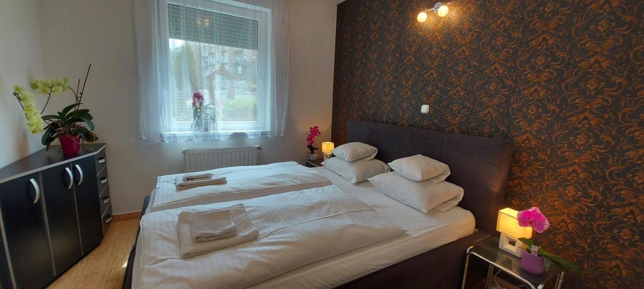 Amulett Suite Apartment Hajdúszoboszló Buitenkant foto